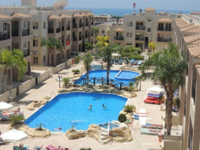 Ground floor apartment leading to pool EG5, 2 bedrooms, FREE WIFI